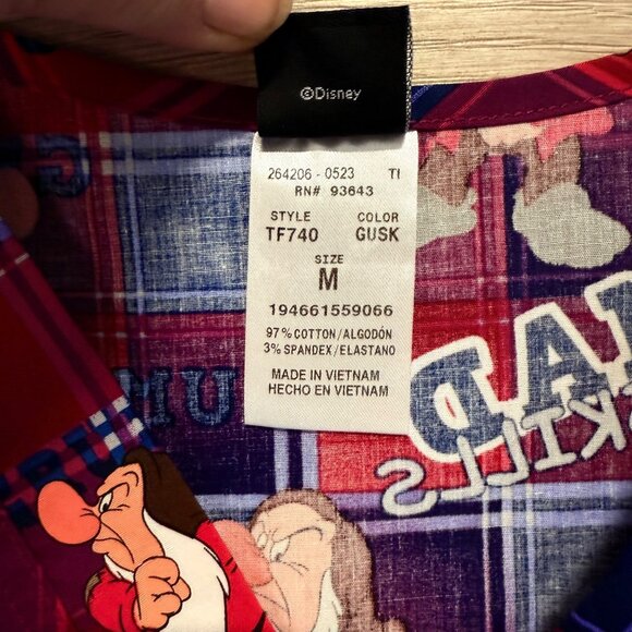 Disney Grumpy Seven Dwarfs Scrub Top Size M Red Plaid Print Health Care Unisex - Picture 6 of 16